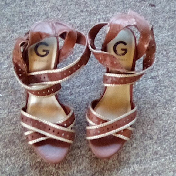 Size 7 G by Guess Shoes Brown - Picture 4 of 5